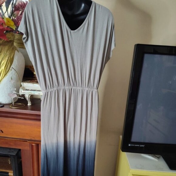 Blue Sak's Fifth Avenue Gray Navy Blue Ombre V-Neck Maxi Dress Size Medium - Picture 2 of 8